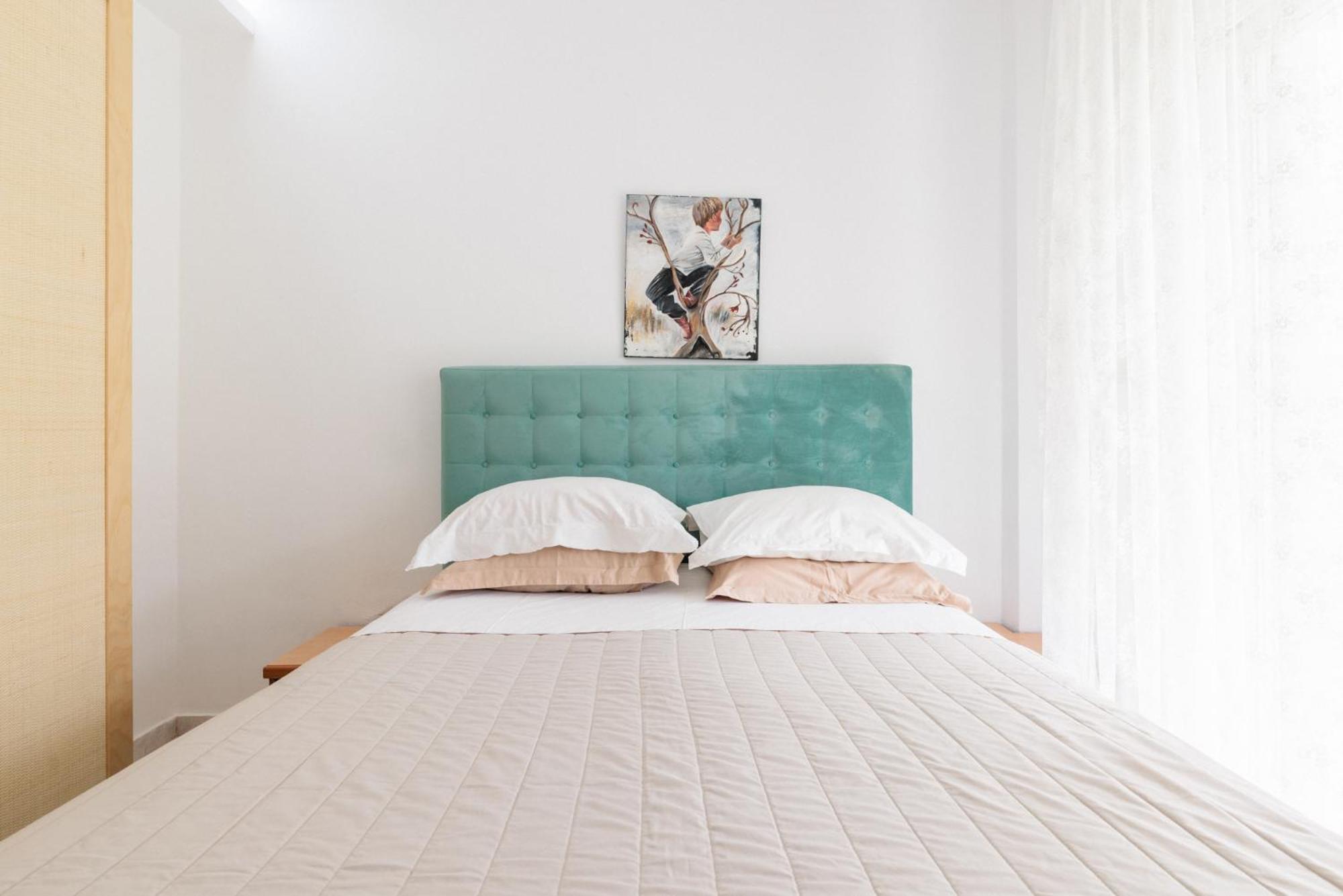 Apartment Next To The Sea Paralia Dionysiou Bagian luar foto