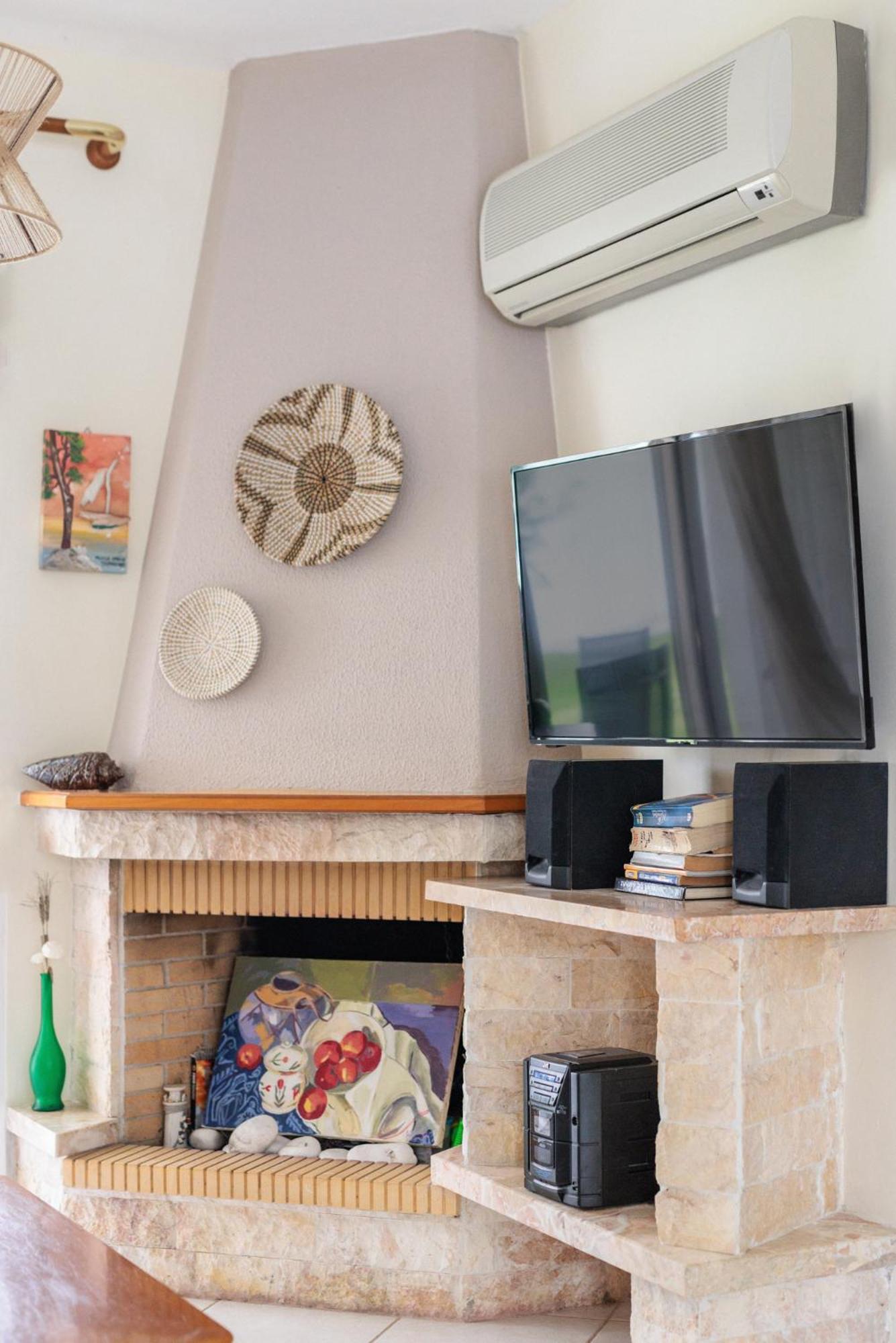 Apartment Next To The Sea Paralia Dionysiou Bagian luar foto