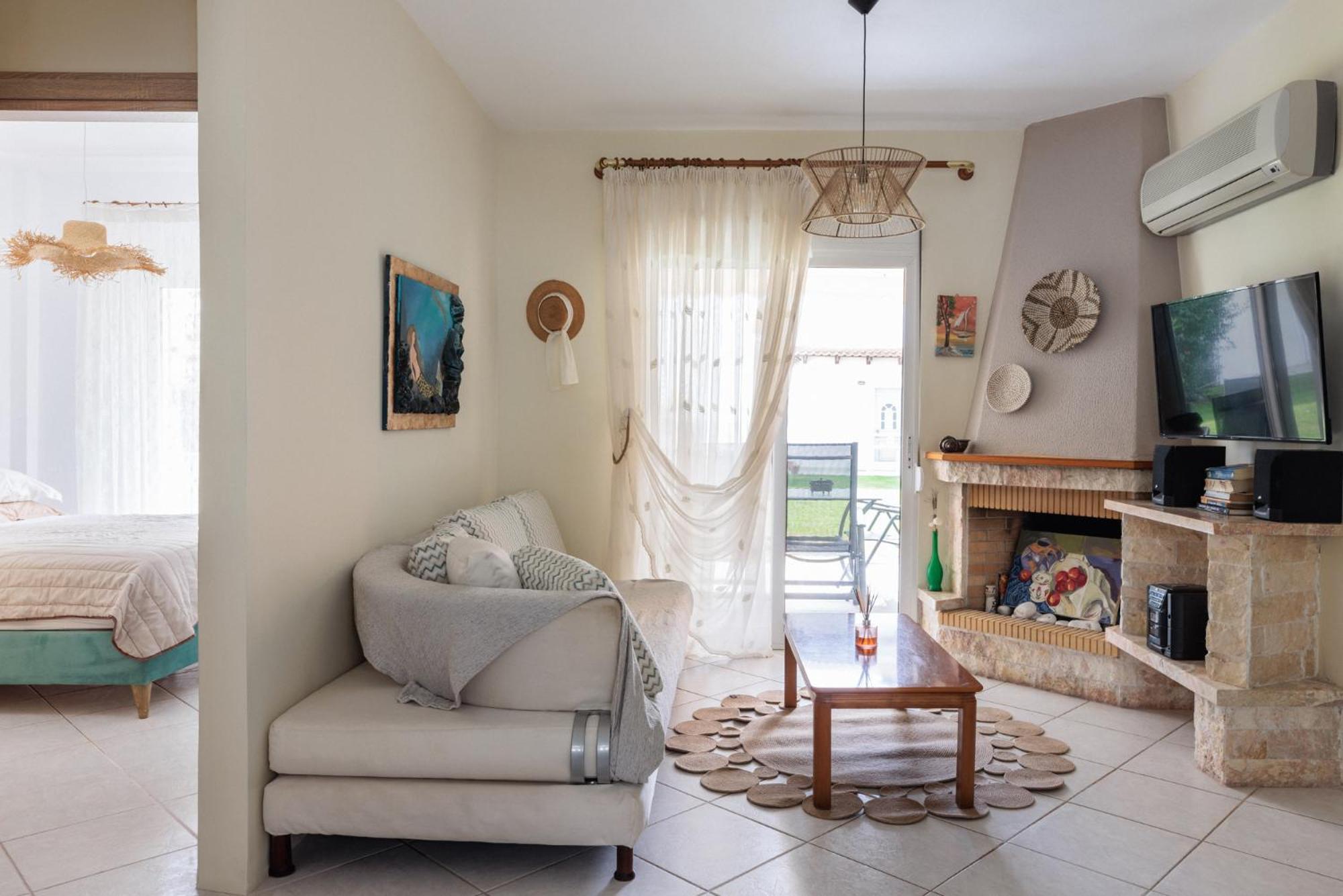 Apartment Next To The Sea Paralia Dionysiou Bagian luar foto
